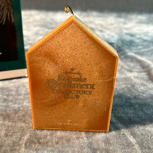 1995 Hallmark Keepsake Ornament - Picture 3 of 5